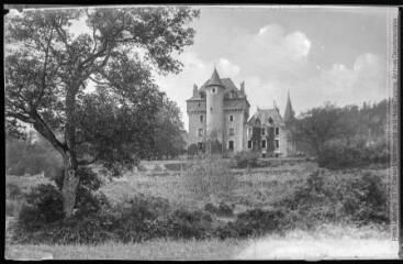 L'Aveyron. 26. Le château de Bouillac [Saint-Martin de Bouillac] près Monteils et Villefranche. - Toulouse : phototypie Labouche frères, [entre 1909 et 1925]. - Carte postale