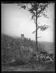 Tour du Castelvieil : vues prises de la route de Ravi. - octobre 1944.