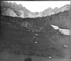 Chalets de l’Orceirette, vue sur les pics des Ayes et le col des Chalanches. 2 août 1905.