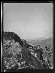 Du sommet du Montvalier (2839) vers le sud-ouest (d'après Henri Gaussen) : vue prise vers la Maladetta et le Maubermé / cliché Charles Gaussen. - 29 août 1921.