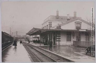 Mazamet : la gare / photographie Henri Jansou (1874-1966). - Toulouse : maison Labouche frères, [entre 1900 et 1940]. - Photographie
