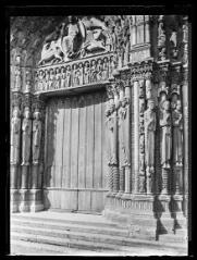 Chartres : la cathédrale : portail royal ouest. - 25 juin 1910. - Photographie