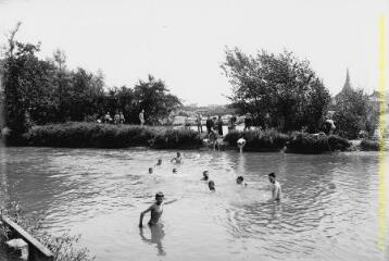 Scène de baignade. - [entre 1900 et 1920]. - Photographie