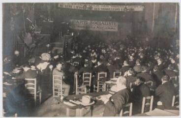 7. [Vue générale de la salle du Congrès avec la tribune] / photographie Georges Baudillon (1881-1915). - 15-18 octobre 1908. - Carte-photo