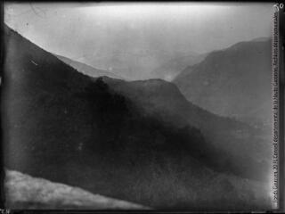 Vallée de la Pique : depuis les environs de Marignac vers le fond du Lis [Lys] / cliché Henri Gaussen. - 17 octobre 1923.