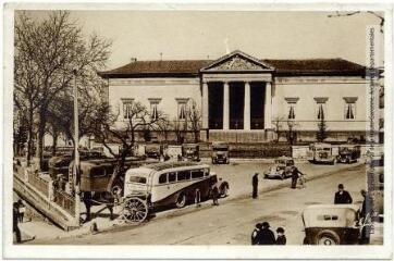 14. Rodez : le tribunal. - Toulouse : édition Pyrénées-Océan, Labouche frères, [entre 1937 et 1950]. - Carte postale
