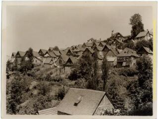 Bethmale (Ariège) : le village / J.-E. Auclair photogr. - [entre 1920 et 1950]. - Photographie
