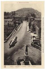 La Haute-Garonne. Mane : monument aux morts, poste et mairie. - Toulouse : phototypie Labouche frères, marque LF, [1934]. - Carte postale