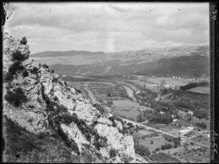 Le Saint-Sauveur et vue plongeante sur la vallée de l'Ariège. - août-septembre 1931.