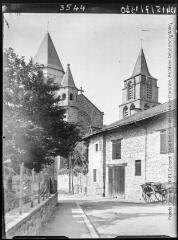 Saint-Junien : clochers de la collégiale. - 13-15 juillet 1940.