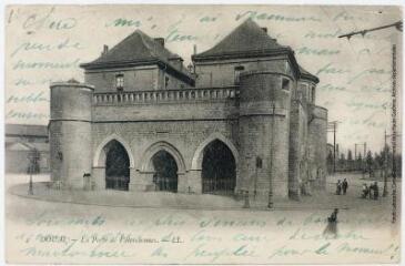 4. Douai : la porte de Valenciennes. - [s.l.] : L.L., tampon de la poste du 3 août 1904. - Carte postale