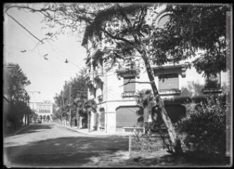 La Côte basque. 1452. Hendaye : avenue du Casino. - Toulouse : phototypie Labouche frères, [entre 1928 et 1937]. - Carte postale