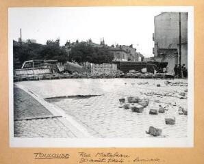 Toulouse. Rue Matabiau : barricade. - 20 août 1944. - Photographie