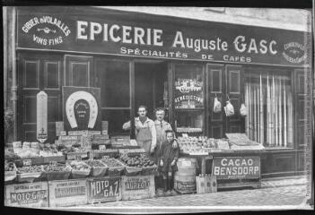 [Epicerie Auguste Gasc : spécialités de cafés]. - Millau : édition Ch. Lassalle, [entre 1918 et 1937]. - Carte postale