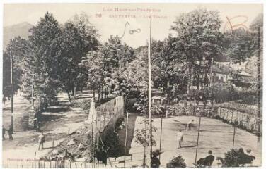 Les Hautes-Pyrénées. 96. Cauterets : les tennis. - Toulouse : phototypie Labouche frères, marque LF au verso, [entre 1918 et 1937]. - Carte postale
