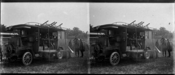 Toulouse (parc) : camion atelier de l'aviation militaire. - 11 septembre 1913. - Photographie