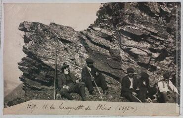 Les Hautes-Pyrénées. 1199. A la hourquette de Héas (2596 m.) / [photographie Henri Jansou (1874-1966)]. - Toulouse : phototypie Labouche frères, [entre 1905 et 1918]. - Carte postale