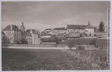 Basses-Pyrénées. 507. Lescar : l'Ecole Normale et le village. - Toulouse : maison Labouche frères, [entre 1900 et 1940]. - Photographie