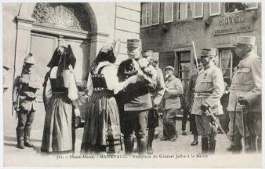 711. Haute-Alsace. Massevaux [sic] [Masevaux] : réception du général Joffre à la mairie. - Belfort : Chadourne, [vers 1917]. - Carte postale