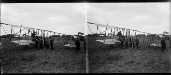 Saint-Clar (Gers) ou Toulouse : avion MF 98 (Maurice Farman), modèle 1912. - septembre 1913. - Photographie