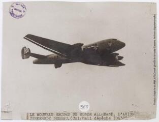 Le nouveau record du monde allemand : l'avion Junkers de Dessau / photographie Associated Press Photo, Paris. - 8 juin 1938. - Photographie