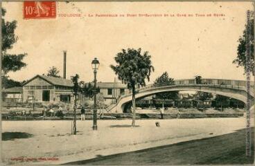 1 vue  - Toulouse : la passerelle du pont Saint-Sauveur et la gare du tram de Revel. - Toulouse : phototypie Labouche frères, marque LF, [1905]. - Photographie numérique (ouvre la visionneuse)