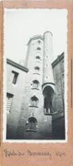 17 vues - Les tours de Toulouse 1 / par Charles Chevillot. - [entre 1950 et 1965]. - Photographie (ouvre la visionneuse)