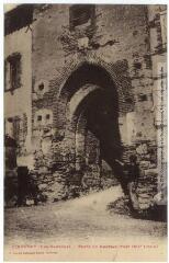 2 vues  - Clermont (Hte-Garonne) : porte du château-fort (XIIe siècle). - Toulouse : phototypie Labouche frères, marque LF, [1922]. - Carte postale (ouvre la visionneuse)