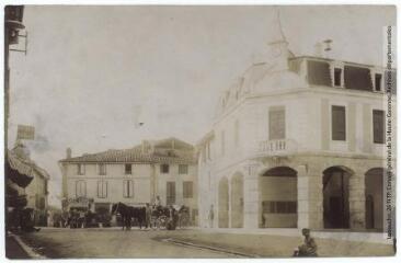 4 vues  - La Haute-Garonne. 285. Aspet : la mairie. - Toulouse : phototypie Labouche frères, marque LF au verso, [1918]. - Carte postale (ouvre la visionneuse)