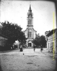 1 vue Labège : place de l'église. - [entre 1900 et 1920]. - Photographie
