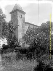 1 vue - Château et jardin. - [entre 1900 et 1920]. - Photographie (ouvre la visionneuse)