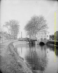 2 vues - Toulouse : écluse et pont des Minimes. - [entre 1900 et 1920]. - 2 photographies (ouvre la visionneuse)