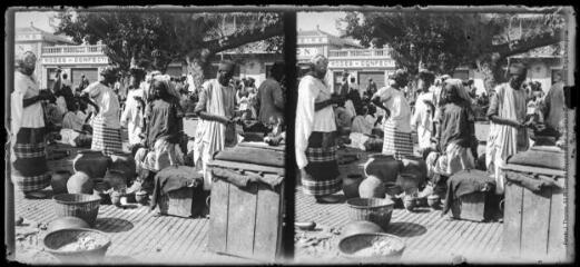 3 vues  - 112. Dakar (Sénégal). Le marché. - 1er décembre 1922 (ouvre la visionneuse)
