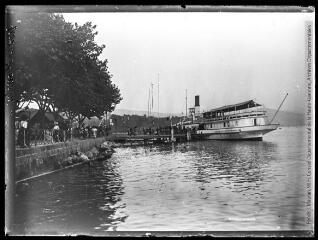 1 vue  - Lausanne : quai d\'Ouchy : bateau sur le lac. - septembre 1911. - Photographie (ouvre la visionneuse)