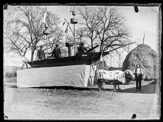 1 vue  - Fête des fleurs : le char du bateau Volvestre. - [avant 1904]. - Photographie (ouvre la visionneuse)