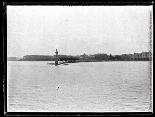 1 vue  - Genève : entrée en rade. - 8 juillet 1910. - Photographie (ouvre la visionneuse)