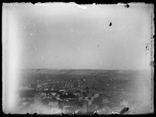 1 vue  - Vue panoramique. - [entre 1898 et 1903]. - Photographie (ouvre la visionneuse)