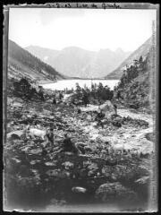 1 vue  - Lac de Gaube. - 3 août 1903. - Photographie (ouvre la visionneuse)