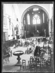 1 vue  - Intérieur de la cathédrale Saint-Etienne. - 1915. - Photographie (ouvre la visionneuse)