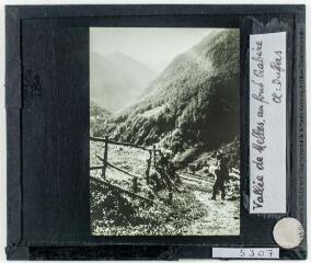 1 vue Vallée de Melles : vue prise vers le Crabère / cliché Duffas. - [vers 1900 et 1910]. - Photographie