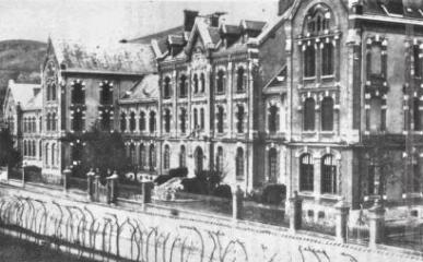 1 vue  - 23. 1920-1921. Lycée Lakanal, Foix (copie de carte postale). (ouvre la visionneuse)