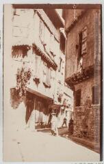 1 vue - Foix : maisons à colombage rue de la Faurie. - [vers 1900]. - Photographie (ouvre la visionneuse)