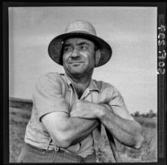 1 vue - Types de paysans de la région toulousaine : portrait en buste / Jean Ribière photogr. - [entre 1950 et 1970]. - Photographie (ouvre la visionneuse)