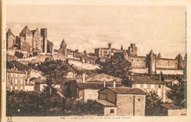 1 vue - 48. Carcassonne : la cité (côté Ouest). - Toulouse : phototypie Labouche frères, marque LF, [entre 1918 et 1937]. - Carte postale (ouvre la visionneuse)