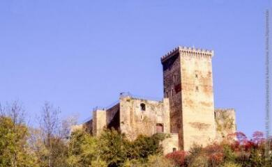 2 vues  - Château de Mauvezin. (ouvre la visionneuse)