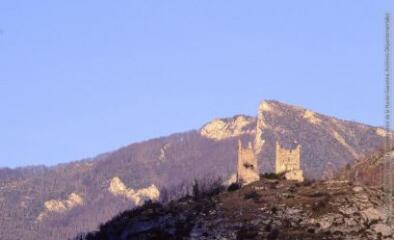 10 vues  - Miglos : ruines du château. (ouvre la visionneuse)