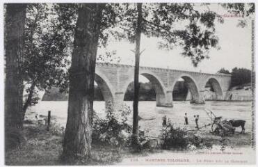 2 vues - La Haute-Garonne. 236. Martres-Tolosane : le pont sur la Garonne. - Toulouse : phototypie Labouche frères, marque LF au verso, [entre 1920 et 1950]. - Carte postale (ouvre la visionneuse)