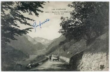 2 vues Les Pyrénées. 262. Route du Tourmalet : vue du col. - [Limoges] : [éditions Maurice Tesson], marque MTIL, tampon de la poste du 14 août 1905. - Carte postale