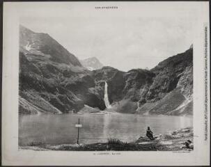 2 vues  - Les Pyrénées. 20. Luchon : lac d\'Oô. - Toulouse : phototypie Labouche frères, [entre 1900 et 1920]. - Carte postale monumentale (ouvre la visionneuse)