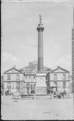 1 vue - [Toulouse : place Dupuy : la colonne]. - Toulouse : maison Labouche frères, [entre 1900 et 1920]. - Photographie (ouvre la visionneuse)